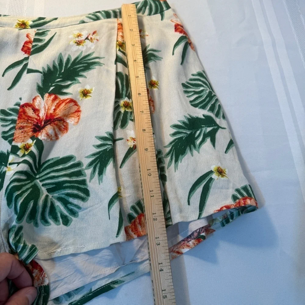 Hommage Los Angeles Floral Two Piece Set size L Tropical Crop Top Resortwear